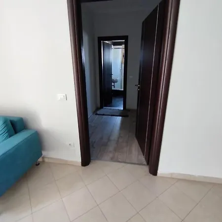 Premium Beachfront Flat In Sea Promenade *