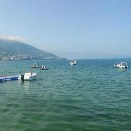 Premium Beachfront Flat In Sea Promenade Διαμέρισμα *