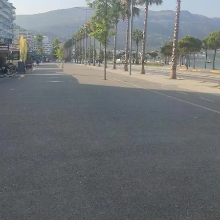 Apartament Premium Beachfront Flat In Sea Promenade Wlora